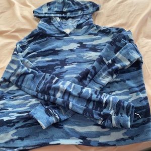 Blue Camo slightly cropped hoodie Shirt